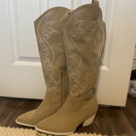 Arula River Wide Calf Western Boots - Picture 2 of 5